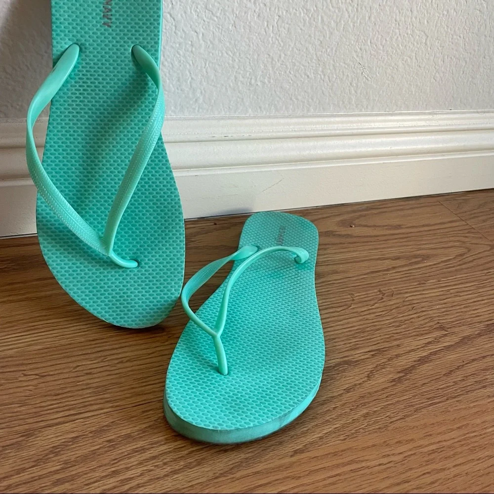 🟢3/$15 OLD NAVY Mint green flip-flops - Picture 6 of 9